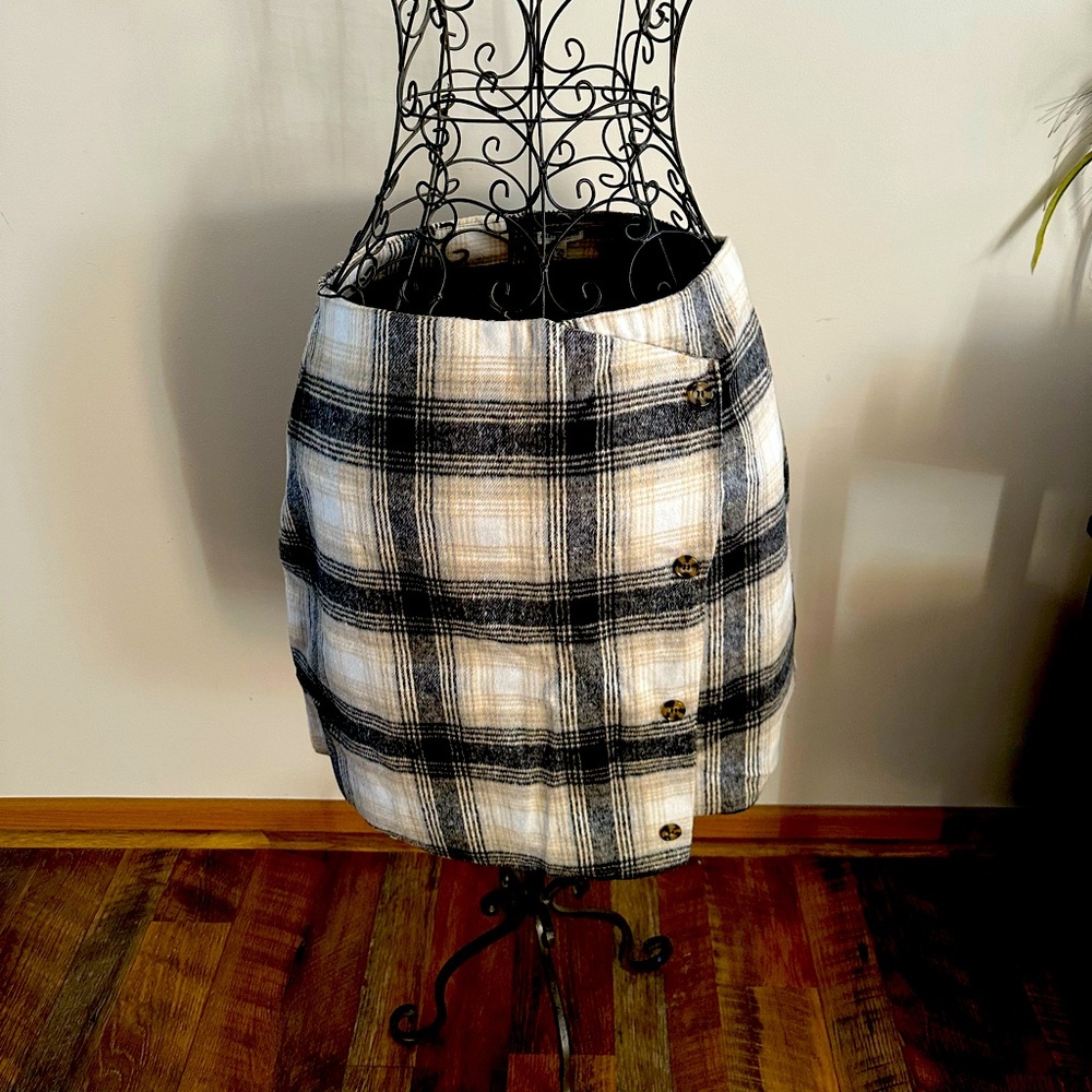 EARTHBOUND flannel asymmetrical hemline skirt. NWT